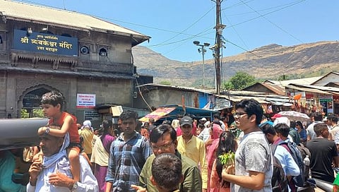 Nashik : भाविकांच्या गर्दीने फुलले त्र्यंबकेश्वर