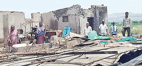 दक्षिण पुरंदरला वादळी वार्‍यासह पावसाचा तडाखा