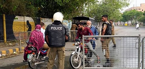 Pakistan News Updates : अल्‍टिमेटम संपला…इम्रान खान यांच्‍या निवासस्‍थानावर कोणत्‍याही क्षणी सुरक्षा दलांचा छापा, दहशतवादी लपल्‍याचा संशय