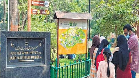 चला पर्यटनाला : राणी बागेत पाहाल जैवविविधतेचा खजिना