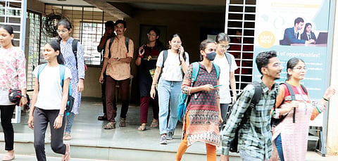 राज्यभरात नीट प्रवेश परीक्षा सुरळीत