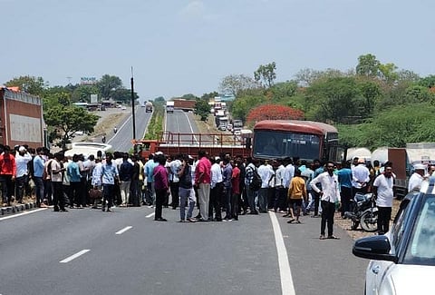 लोणी देवकरमध्ये मारुती इको आणि एसटीचा अपघात,आठ प्रवासी जखमी; दोघांची प्रकृती गंभीर