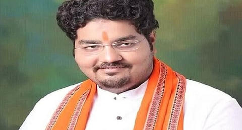 “पोलीस आता आझमच्‍या म्‍हशी पकडत नाहीत, अतिकला गोळ्या घालतात…” युपी उपमुख्‍यमंत्र्यांच्‍या मुलाचे वादग्रस्‍त विधान