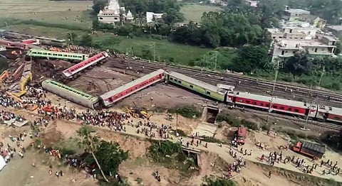 Odisha Train Tragedy : रेल्‍वे अपघातानंतर हजारो तिकीट रद्दचा काँग्रेसचा आरोप, IRCTC दिले उत्तर…