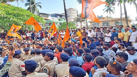 शिवप्रेमी  