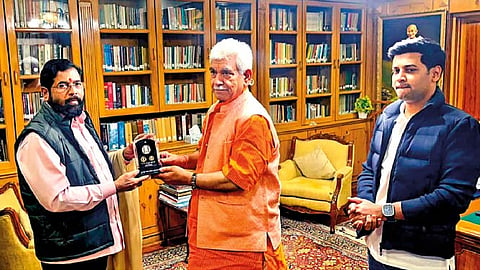 श्रीनगरला महाराष्ट्र भवन उभारण्यासाठी जागा द्या