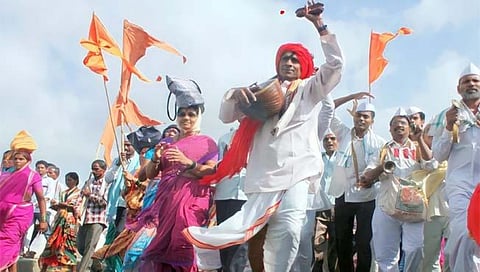 आषाढी एकादशी विशेष : आनंदसोहळा