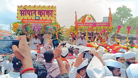 सोलापूर : बोंडलेत श्री संत तुकारामांचा धावा  
