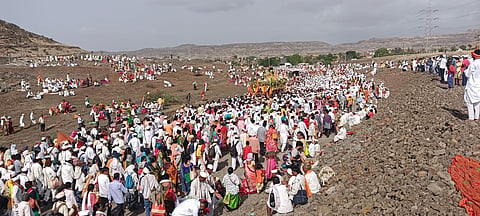 Ashadhi Wari 2023 : संत ज्ञानेश्वर महाराजांचा पालखी सोहळा जेजुरीहुन वाल्हेकडे मार्गस्थ, पाहा फोटो
