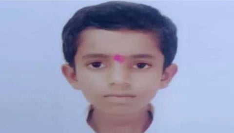 मुलाने जीवन संपवले  