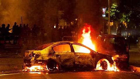 France violence | फ्रान्समध्ये हिंसाचार उफाळला, १३ बसेस जाळल्या, पोलिसांविरुद्ध रोष थांबेना!