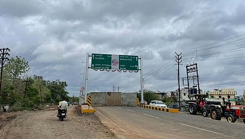 हिंगोली: खटकाळी रेल्वे उड्डाणपूल वाहतुकीसाठी बंद