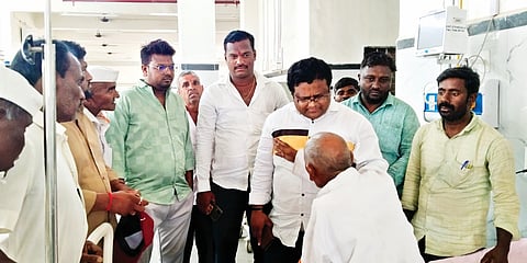 नगरच्या वारकर्‍यांना मारहाण करणार्‍या पोलिसांना निलंबित करा