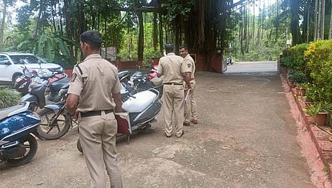 सिंधुदुर्ग: कुडाळमध्ये हॉटेलात मुंबईतील महिलेचा मृतदेह आढळल्याने खळबळ