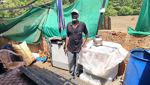 वादळाचा फटका  