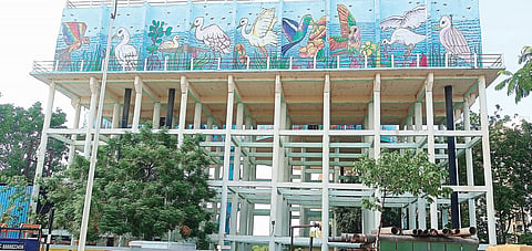 नवी सांगवी : पाण्याच्या टाकीवर रेखाटली निसर्गचित्रे