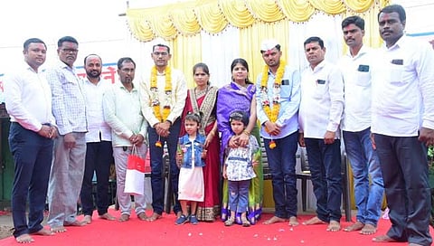 शिक्षकांचा निरोप समारंभ अनं केळी गावचे अश्रू अनावर