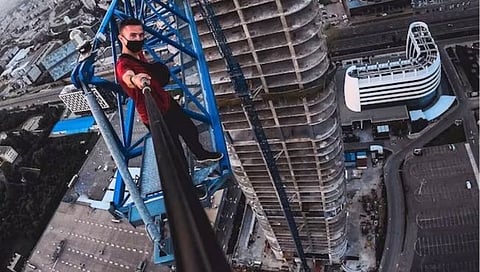  High-Rise Stunt