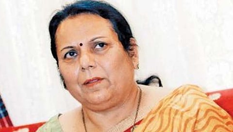 उपसभापती नीलम गोर्‍हे यांच्या निलंबनासाठी विरोधक आक्रमक