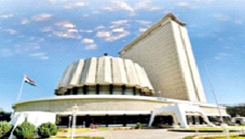 अजित पवार समर्थक 12 आमदारांना नोटीस 