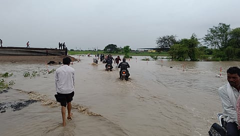 चंद्रपूर जिल्ह्यात मुसळधार पाऊस; कोरपना तालुक्यात ढगफुटी, जिल्हाधिकाऱ्यांचा सतर्केता इशारा
