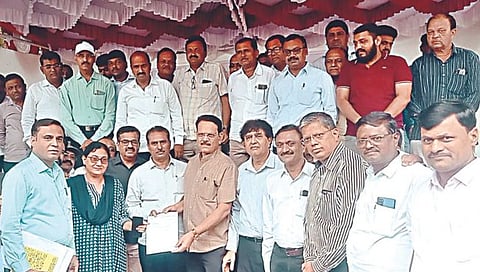 नाशिक : ठेकेदारांचे आंदोलन तिसऱ्या दिवशी  स्थगित