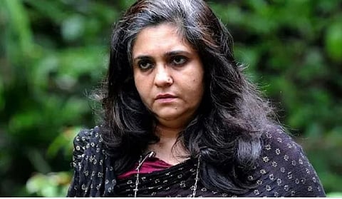 तीस्ता सेटलवाड यांना धक्‍का, उच्‍च न्‍यायालयाने जामीन अर्ज फेटाळला, तत्‍काळ आत्मसमर्पण करण्‍याचे आदेश