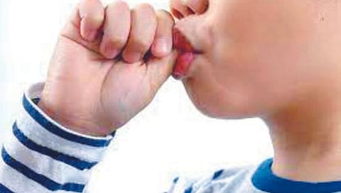 संगोपन :  मुलांच्या सवयी बदलण्यासाठी…