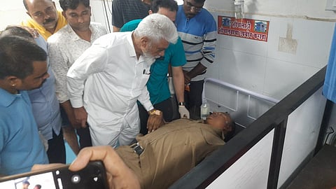 Saptashrungi Gad Bus Accident : सप्तश्रृंगी माता सर्वांना सुरक्षित ठेवो हीच प्रार्थना, पालकमंत्र्यांनी जखमींची घेतली भेट
