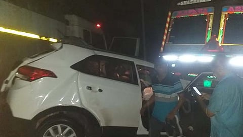 कशेडी घाटात ४ वाहनांचा अपघात  
