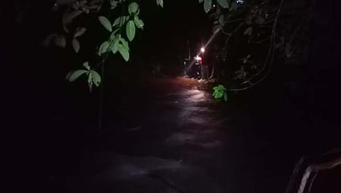 रांगणा किल्ल्यावर पर्यटक अडकले   