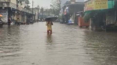 Monsoon Updates : गुजरातमध्‍ये पुराचे १० बळी, ७ जिल्‍ह्यांमध्‍ये पूरसदृश परिस्थिती