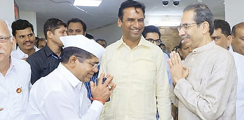 ठाकरे-गडाख-कर्डिलेंचे चाललेय तरी काय? चर्चेला उधाण
