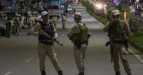 मागील दाेन महिन्‍यांपासून मणिपूर हिंसाचारामध्‍ये हाेरपळत असून, राज्‍यातील सुरक्षा व्‍यवस्‍थेत वाढ करण्‍यात आली आहे.