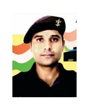 नगर : मेजर बाबासाहेब चौधर शहीद ;  निपाणी जळगावात शासकीय इतमामात अंत्यसंकार