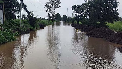 मुदाळतिट्टा-निपाणी वाहतूक बंद  