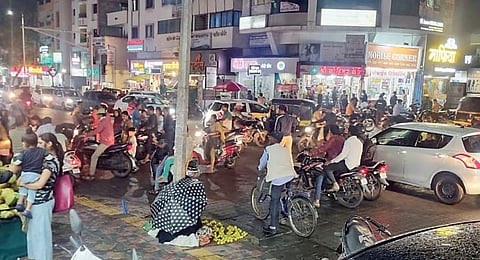 कोंडीमुळे गुदमरला पिंपळे गुरव येथील चौकांचा श्वास 