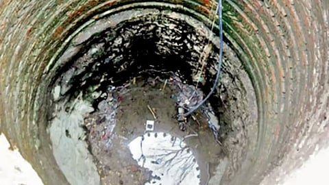 Jalgaon water scarcity news|वरुणराजाने पाठ फिरवली अन् जळगाव जिल्ह्याची ‘तहान’ वाढली; भूजल पातळी तब्बल १.४० मीटरने खालावली!