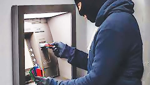 एटीएम चोरी, पेपरफुटी म्हणजे चोरीचा गुन्हा; एक ते सात वर्षे कारावास