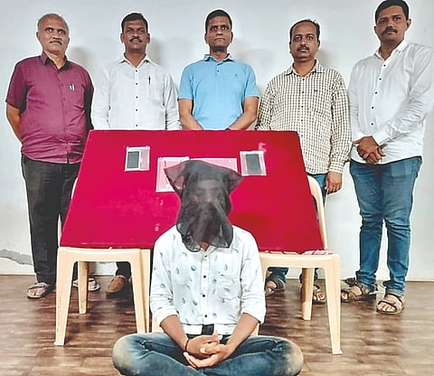 कोल्हापूर : महिलेचा गळा आवळून दागिने लुटणार्‍यास अटक