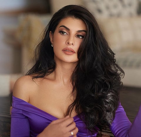 Jacqueline fernandez : जॅकलिनला देश सोडण्यासाठी कोर्टाच्या परवानगीची गरज नाही ;  मिळाला दिलासा