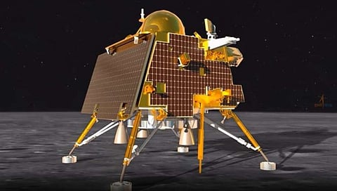 Chandrayaan-3 : लँडिंग वेळी ‘विक्रम’ने उडवला २ टन ‘धुरळा’