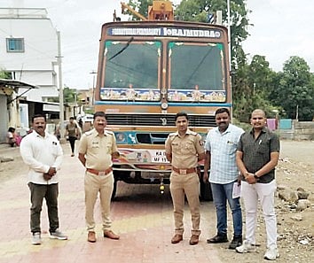नेवाशात चोरलेली बोअरची गाडी थेट तामिळनाडूतुन ताब्यात