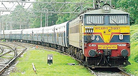 Pune Railway News : रेल्वेच्या पुणे-कोल्हापूर दरम्यान ११४ रेल्वे सेवा