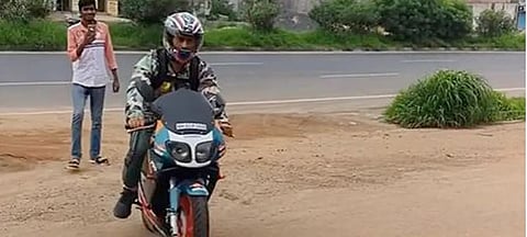रांचीत MS धोनी ‘सुसाट’!, ‘Honda Repsol’ राईडचा व्‍हिडिओ व्‍हायरल