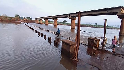 राजाराम बंधारा वाहतूक सुरु  