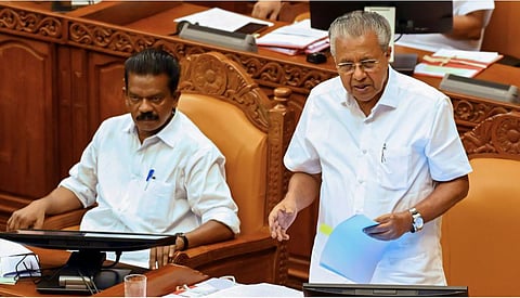 केरळ राज्याचे नाव बदलून 'केरळम' (Keralam) करण्याची ठराव आज  विधानसभेत मांडताना मुख्यमंत्री पिनाराई विजयन.
