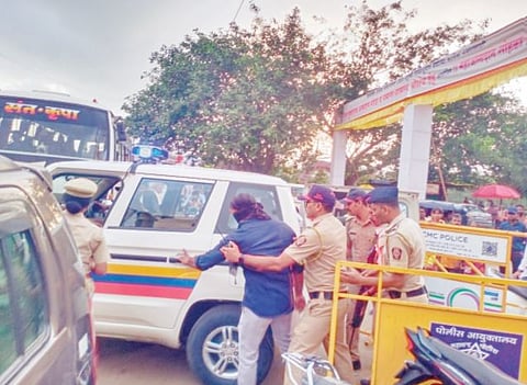 जेव्हा देहूतील मुख्य मंदिरात शिरतात अतिरेकी ! 
