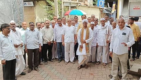 धुळे : पिंपळनेरला भिक्षा फेरीने श्रीनाम सप्ताहास प्रारंभ