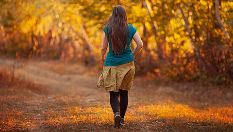 Silent Walking | ‘सायलेंट वॉकिंग’ ट्रेंडमध्‍ये का आहे, त्याचे आरोग्यासाठी फायदे काय?